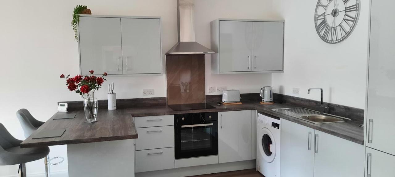 Lanarkshire Apartment- Views- Sleeps 4- Balcony Ларкхолл Екстер'єр фото