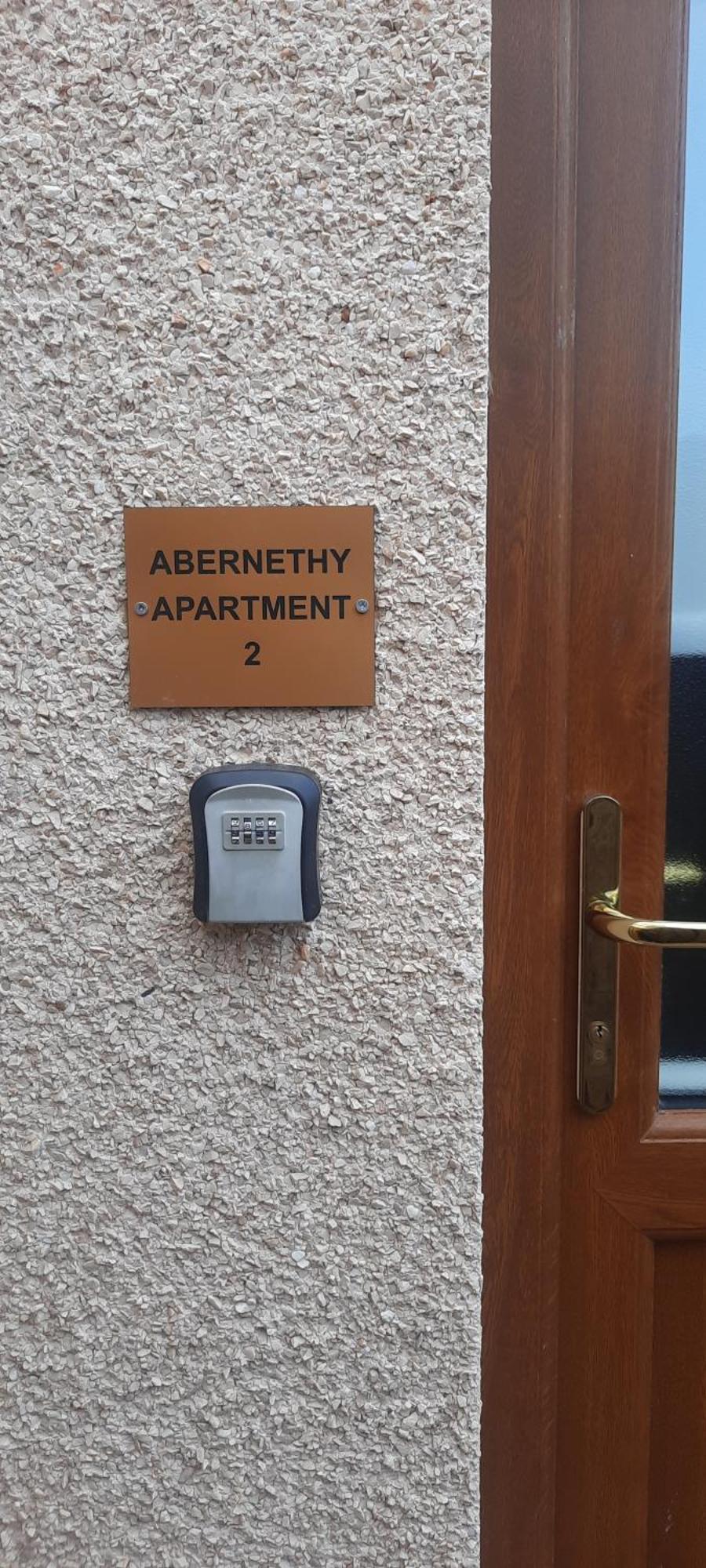 Lanarkshire Apartment- Views- Sleeps 4- Balcony Ларкхолл Екстер'єр фото