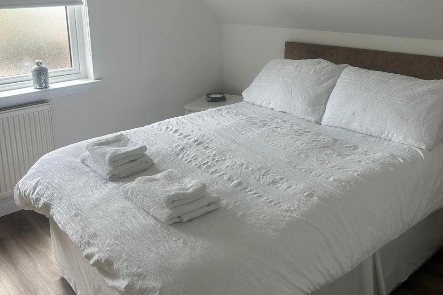 Lanarkshire Apartment- Views- Sleeps 4- Balcony Ларкхолл Екстер'єр фото